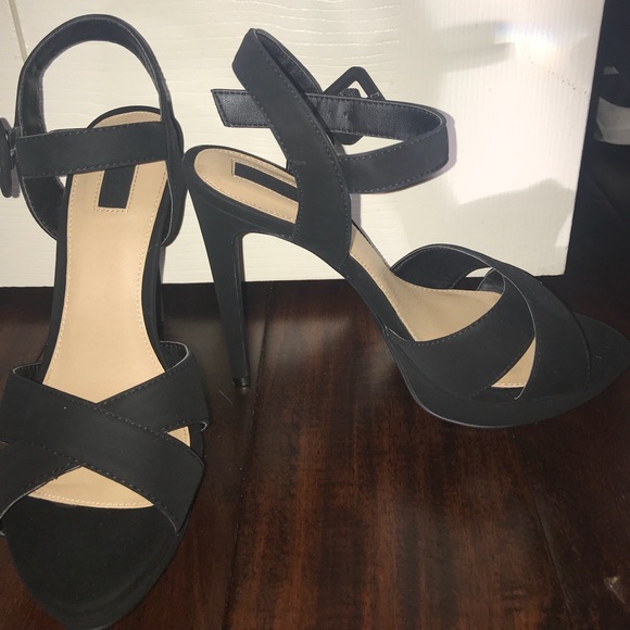 Forever 21 Black Heels - Picture 2 of 3